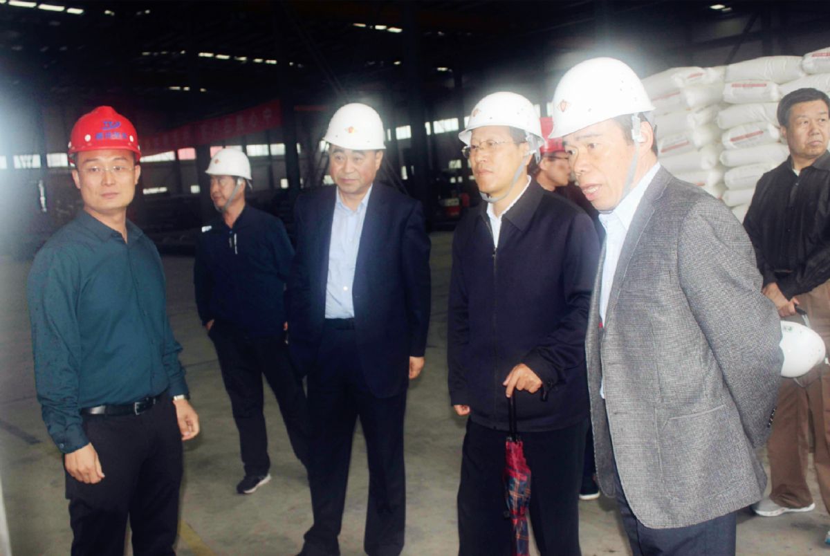 定西市政協(xié)主席陳尊鋒、市委常委、常務(wù)副市長陳曾勇 一行領(lǐng)導(dǎo)蒞臨我公司開展企業(yè)考察