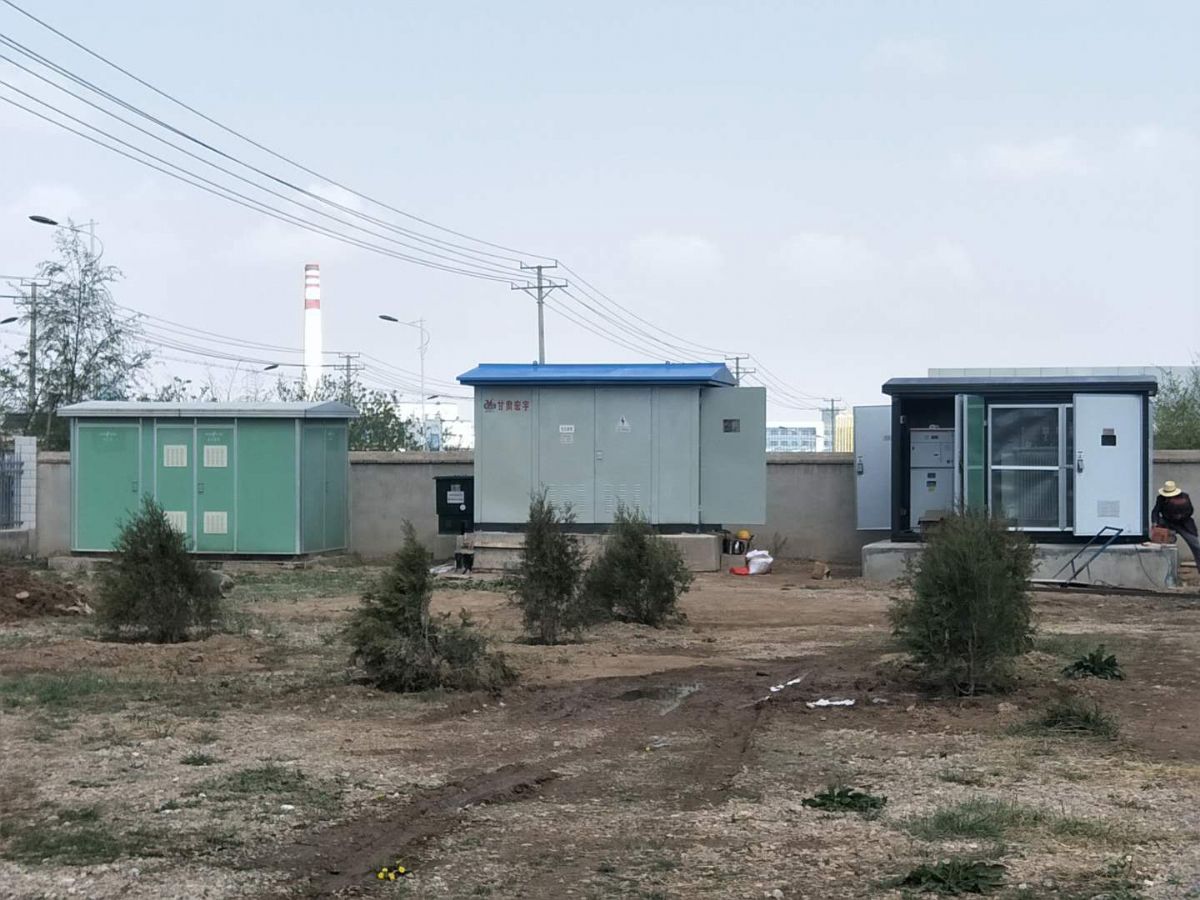 公司新購變壓器到廠吊裝 公司新購變壓器到廠吊裝