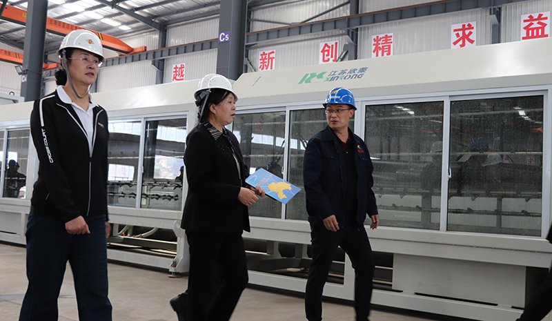 5月29日上午，定西市政協(xié)一級(jí)調(diào)研員胡世祥一行蒞臨我公司調(diào)研指導(dǎo)工作