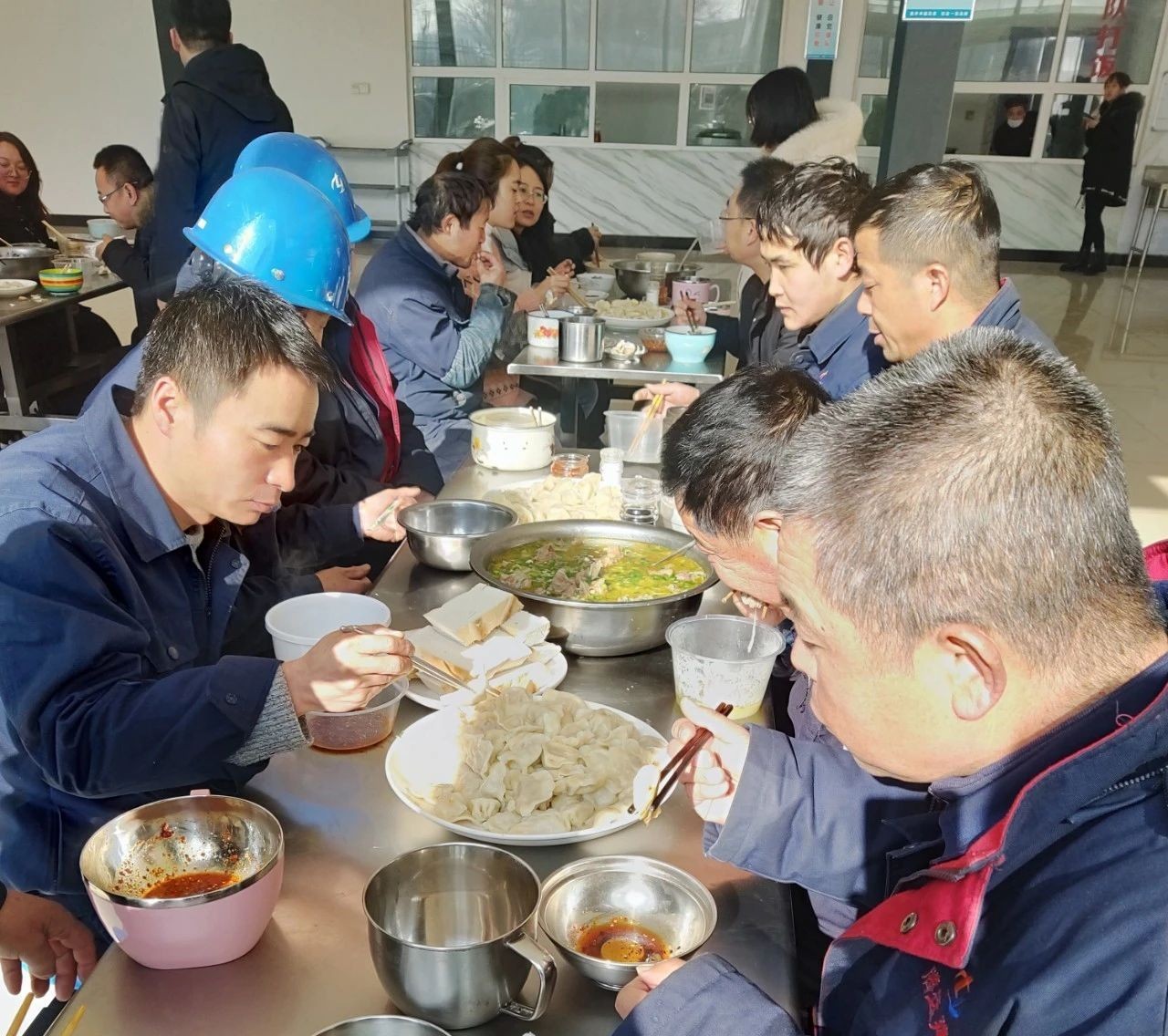 情暖冬至佳節(jié) 彰顯騰遠風(fēng)貌 情暖冬至佳節(jié) 彰顯騰遠風(fēng)貌